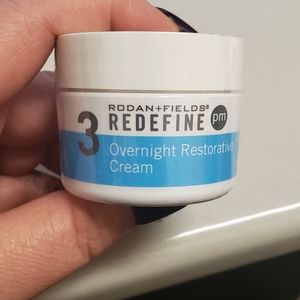 R&F Redefine Overnight Restoration Cream